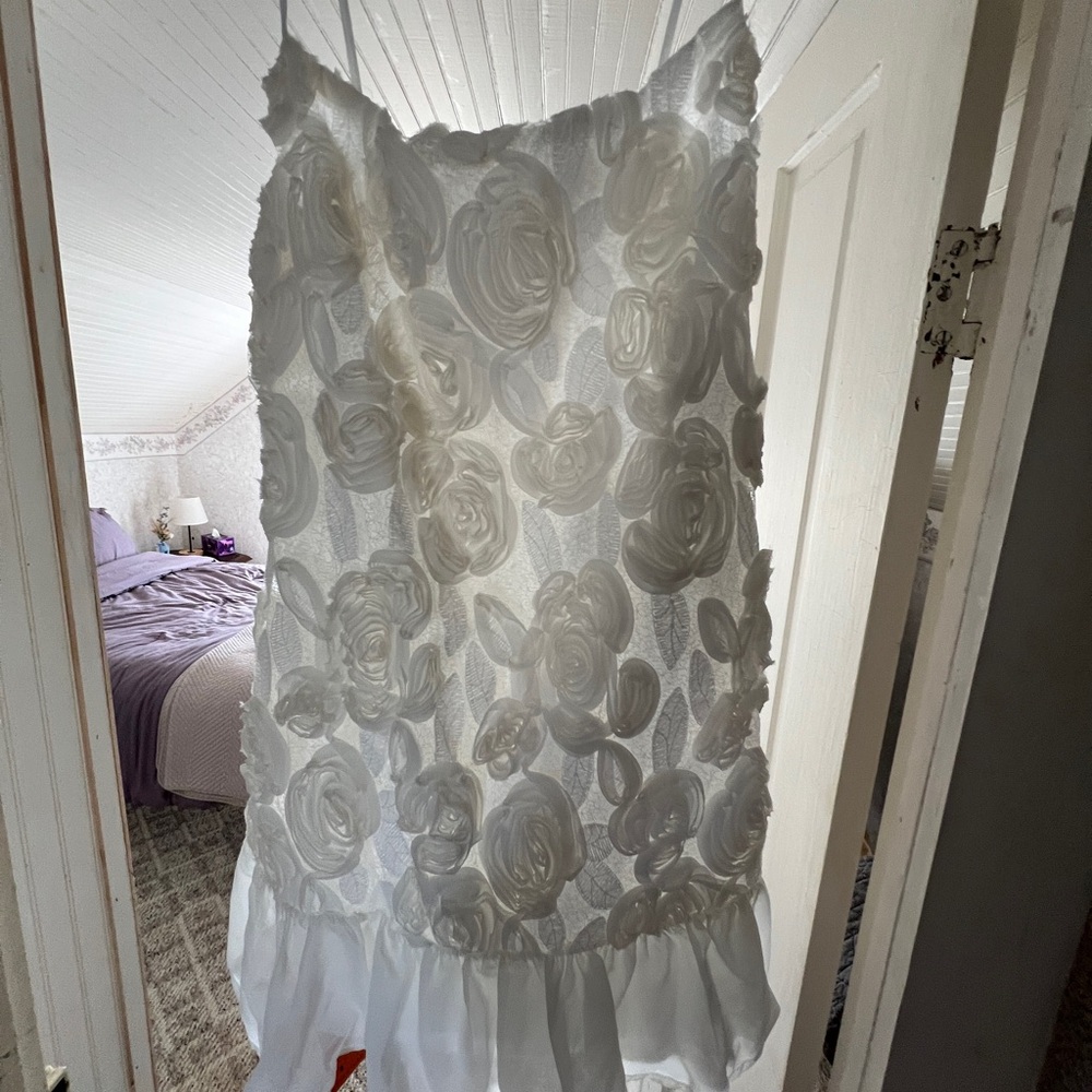 Elegant White Floral Dress